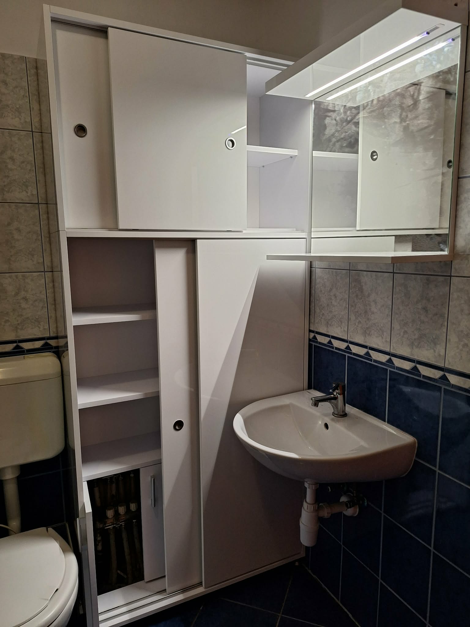 Méretre gyártott beépített gardróbszekrény Gyula - LaminArt